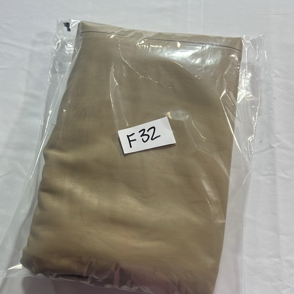 MNG faux leather pants size 4 NWT - Picture 10 of 10